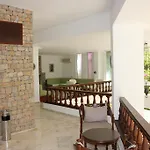 Olimpos לינה וארוחת בוקר 4*
